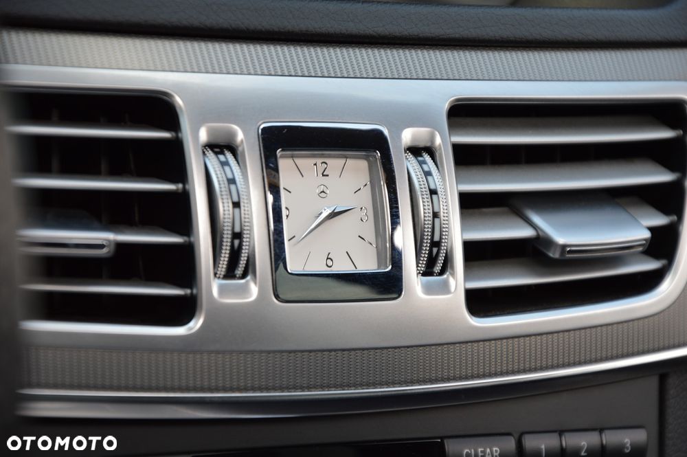 Mercedes-Benz Klasa E 200 7G-TRONIC Elegance - 20