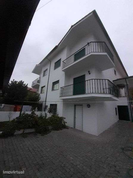 Arrendamento Moradia Geminada T4 - Grande imagem: 2/12