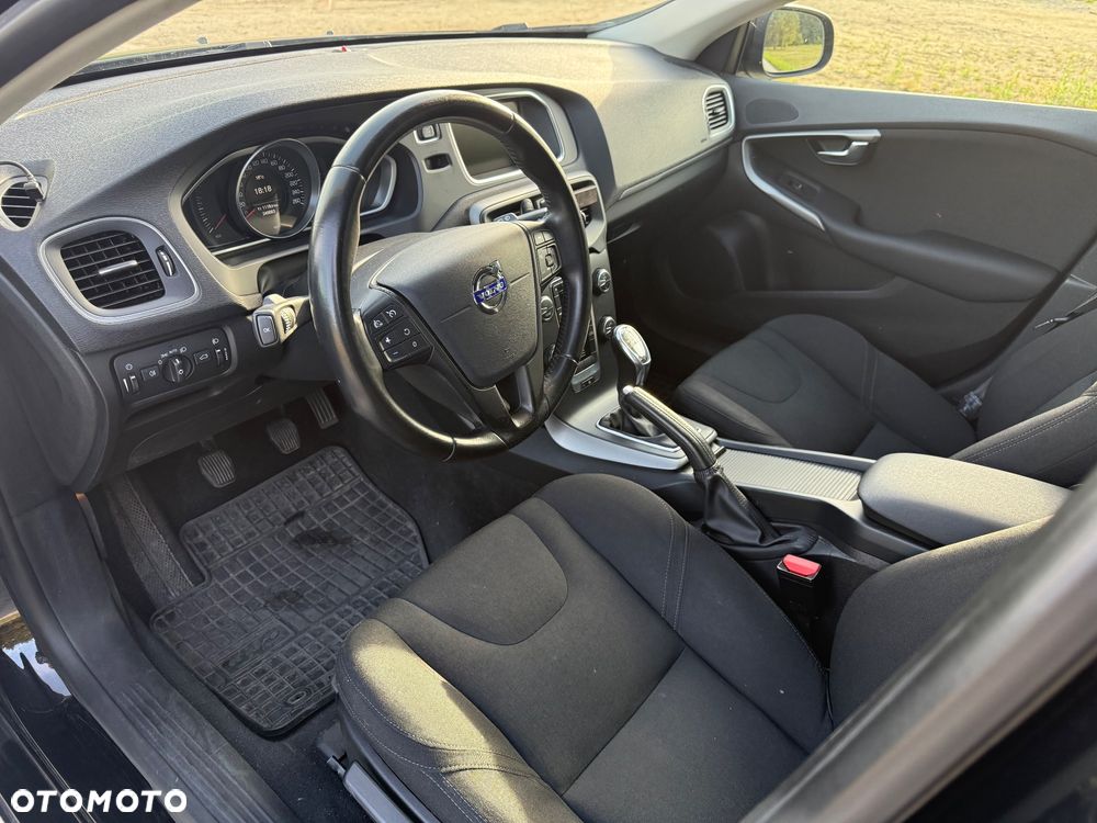 Volvo V40 D3 Momentum - 10