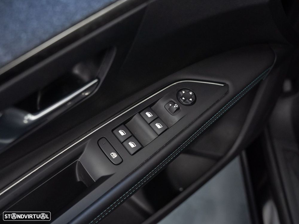 Peugeot 3008 1.6 Hybrid Allure e-EAT8 - 18