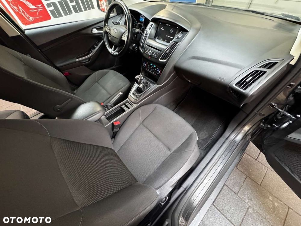 Ford Focus - 41
