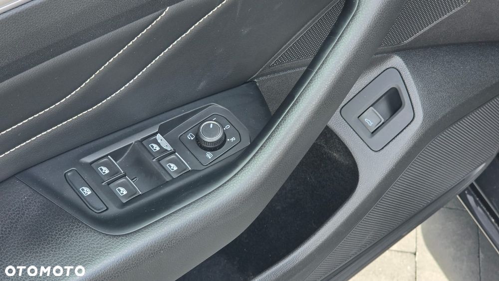 Volkswagen Passat 2.0 TDI EVO Elegance - 27