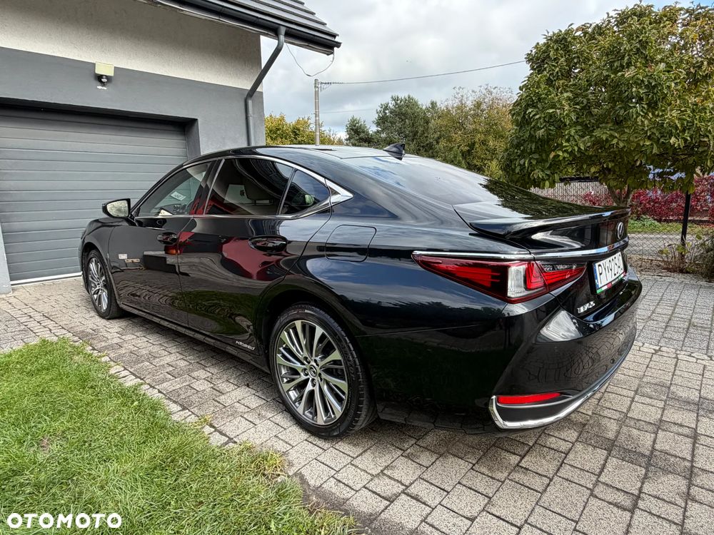 Lexus ES - 5