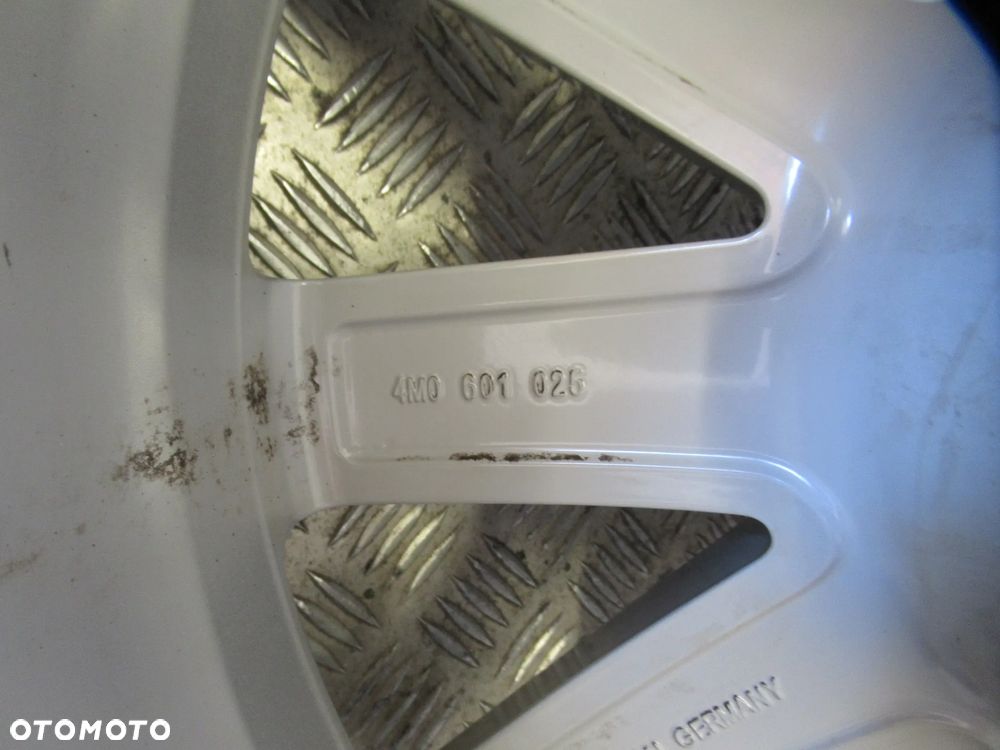 Felgi Audi Q3 Q5 Q7 A5 A6 8Jx18 et20 5x112 - 10