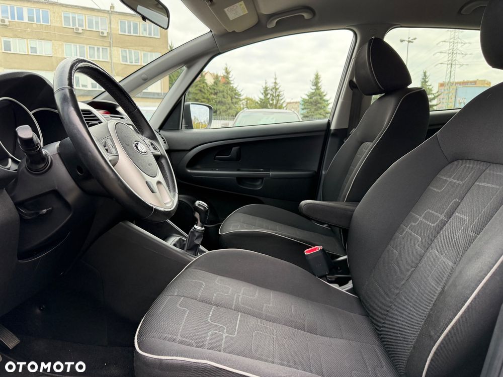 Kia Venga 1.4 CVVT Dream Team Edition - 17