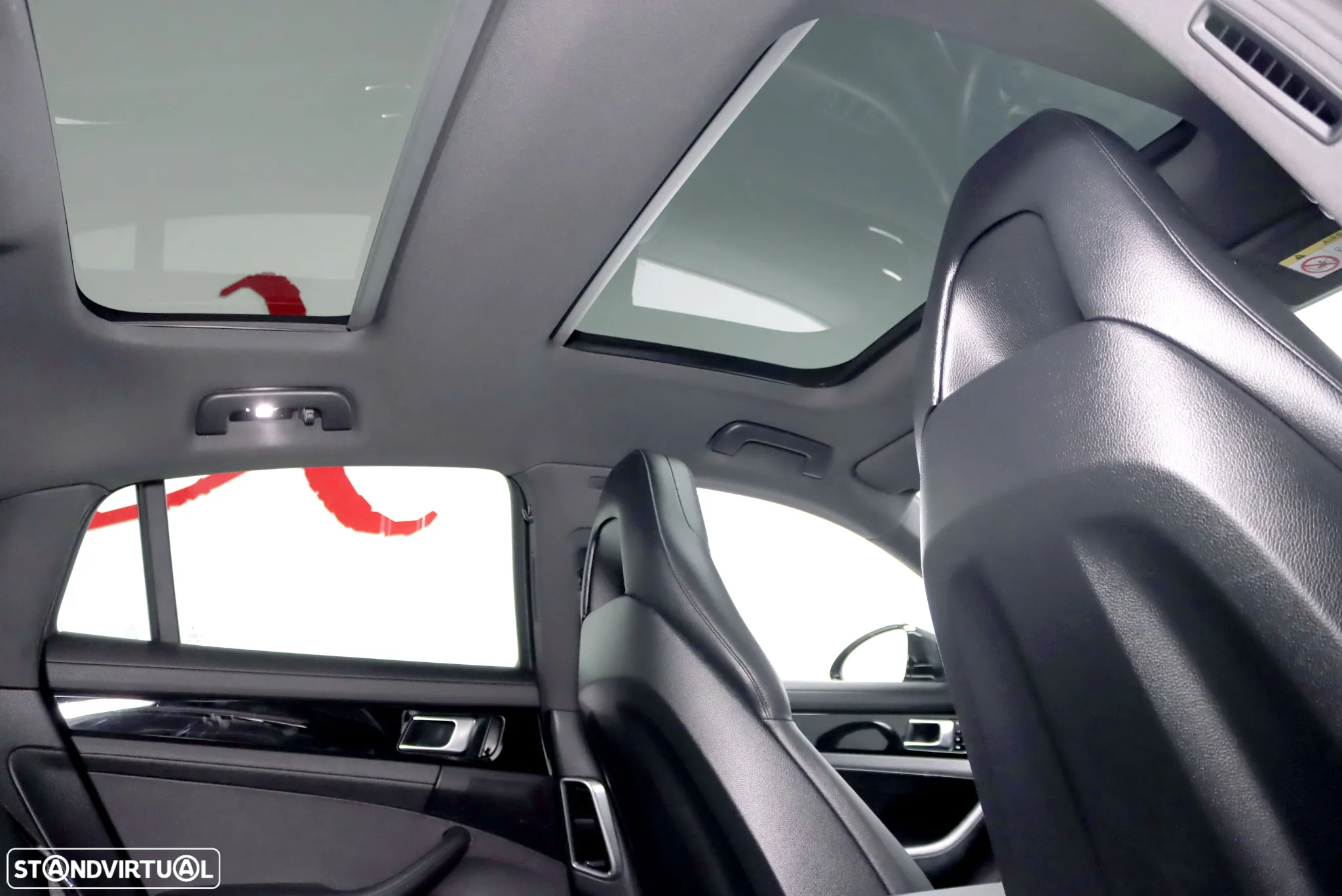 Porsche Panamera 4 E-Hybrid - 30