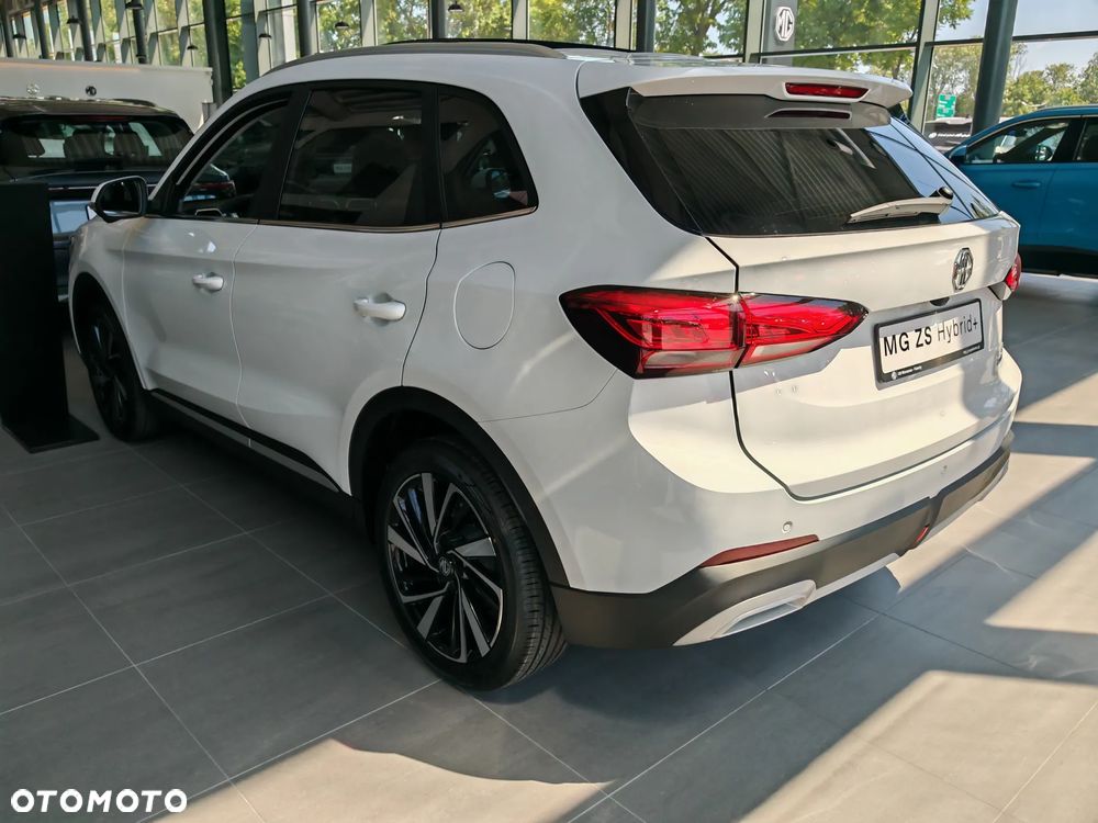 MG ZS Hybrid+ - 8