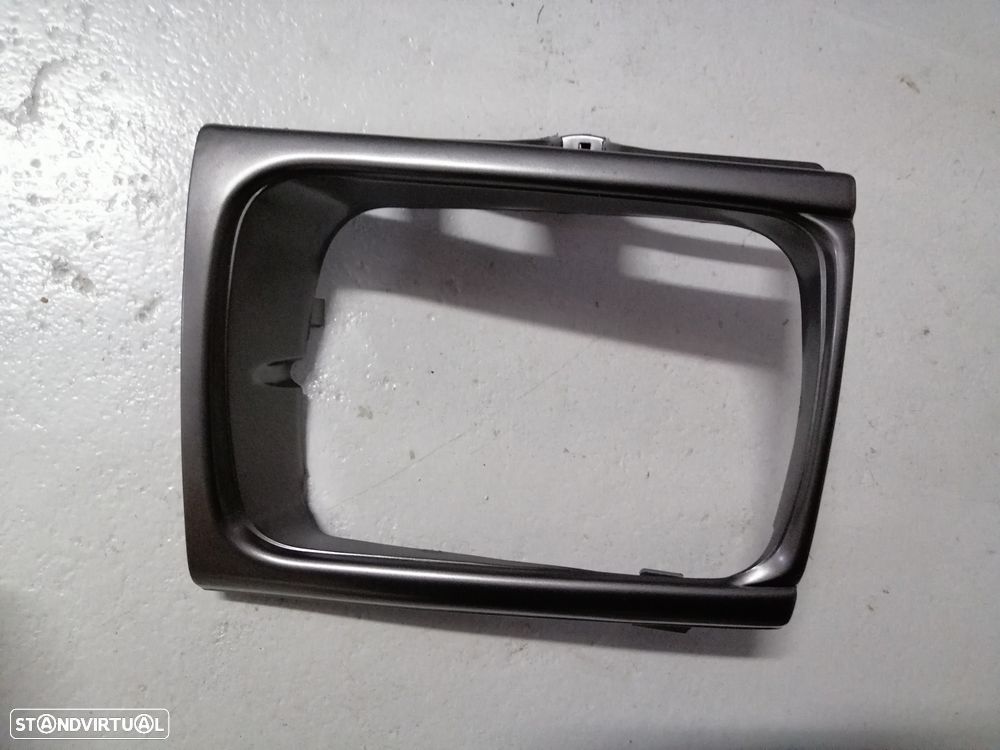 Aro / Aros dos faróis Toyota Hilux LN105 Anos 1992 até 1995 NOVOS - 1