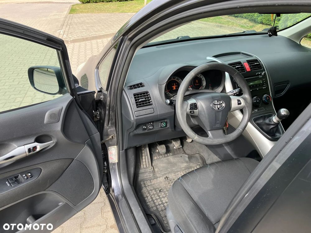 Toyota Auris - 8