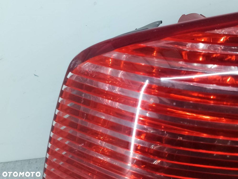 LAMPA TYLNA PRAWA PEUGEOT 407 SW 9641948680 KOMBI - 7