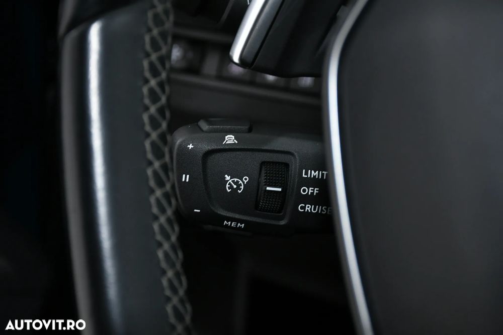Peugeot 3008 Plug-In Hybrid 225 e-EAT8 Allure Pack - 34