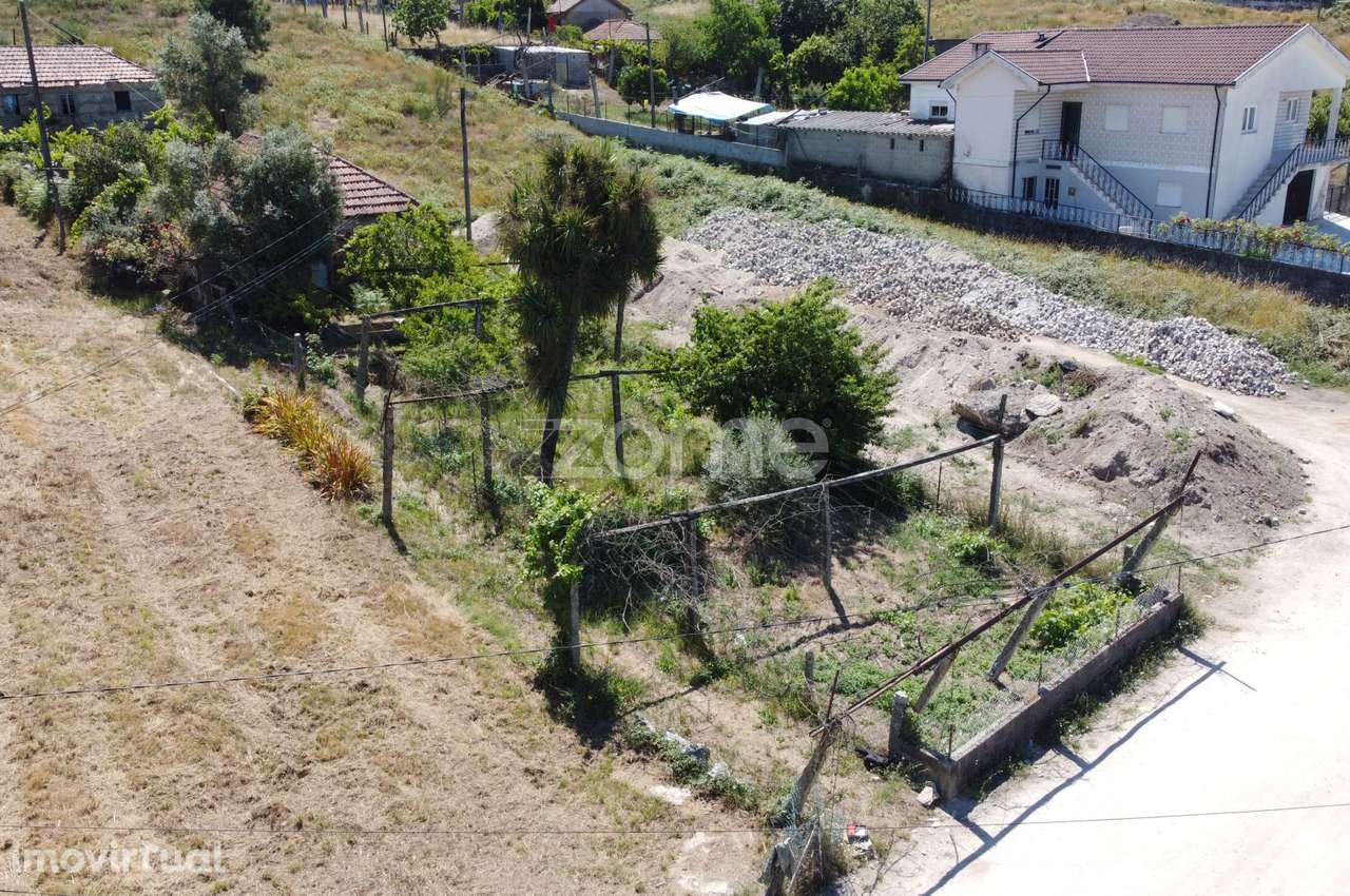 Quintinha com casa e terreno para recuperar - Penafiel, Porto - Grande imagem: 5/34