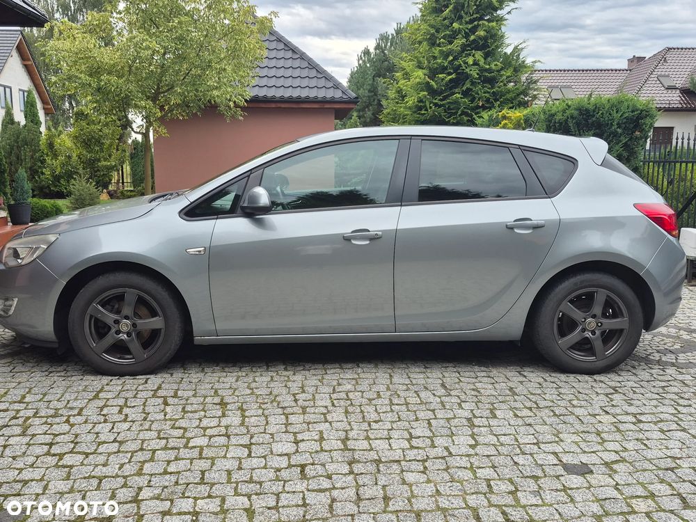 Opel Astra 1.4 T Essentia EU6 - 2