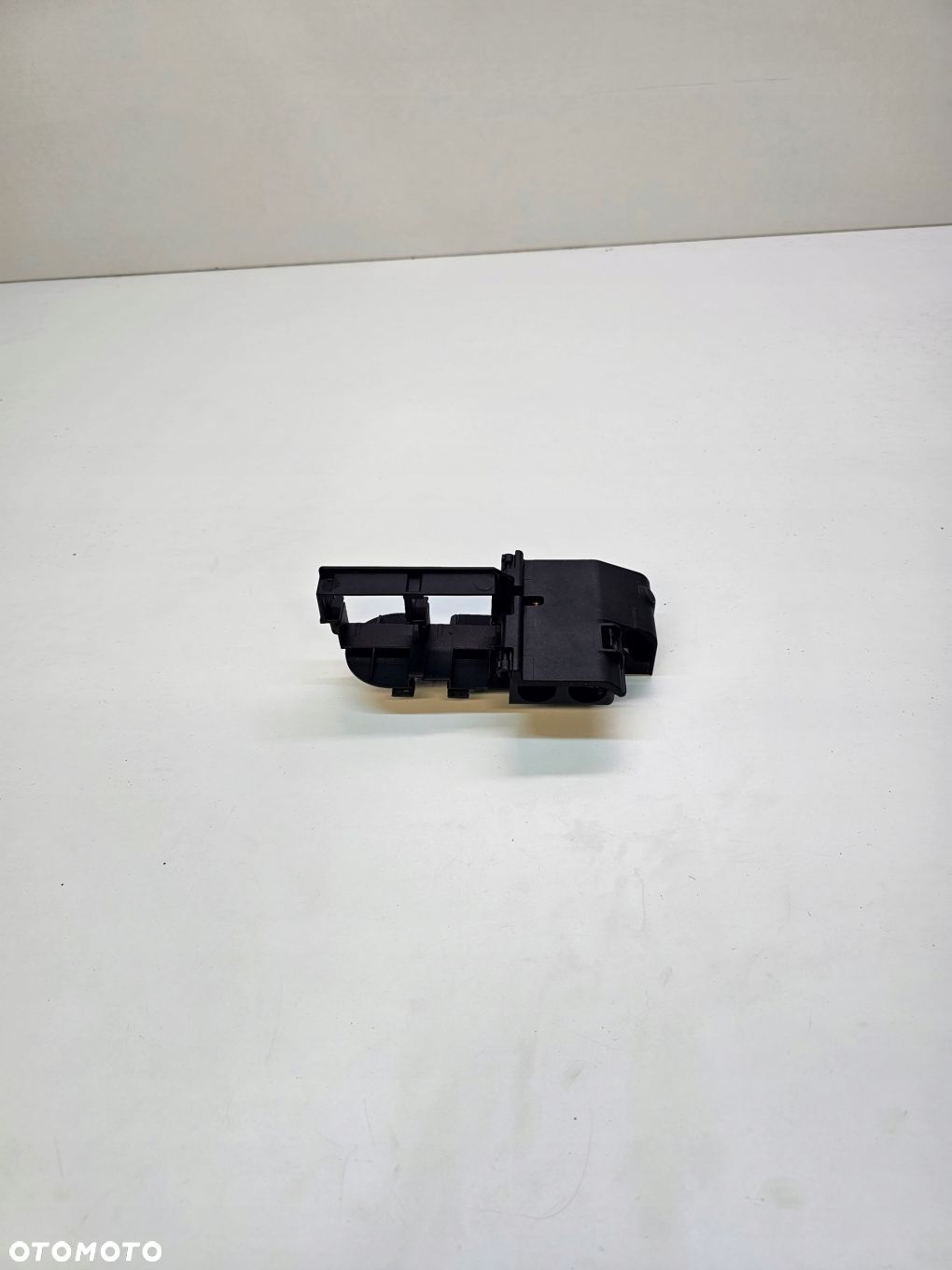 ROZDZIELACZ PRĄDU AUDI A4 B9 A5 8W 8W0937503 - 1