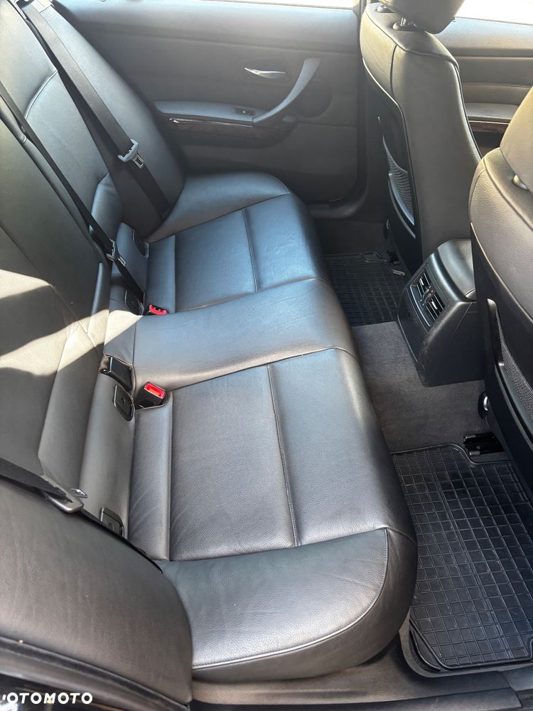 BMW Seria 3 330xi Touring - 20