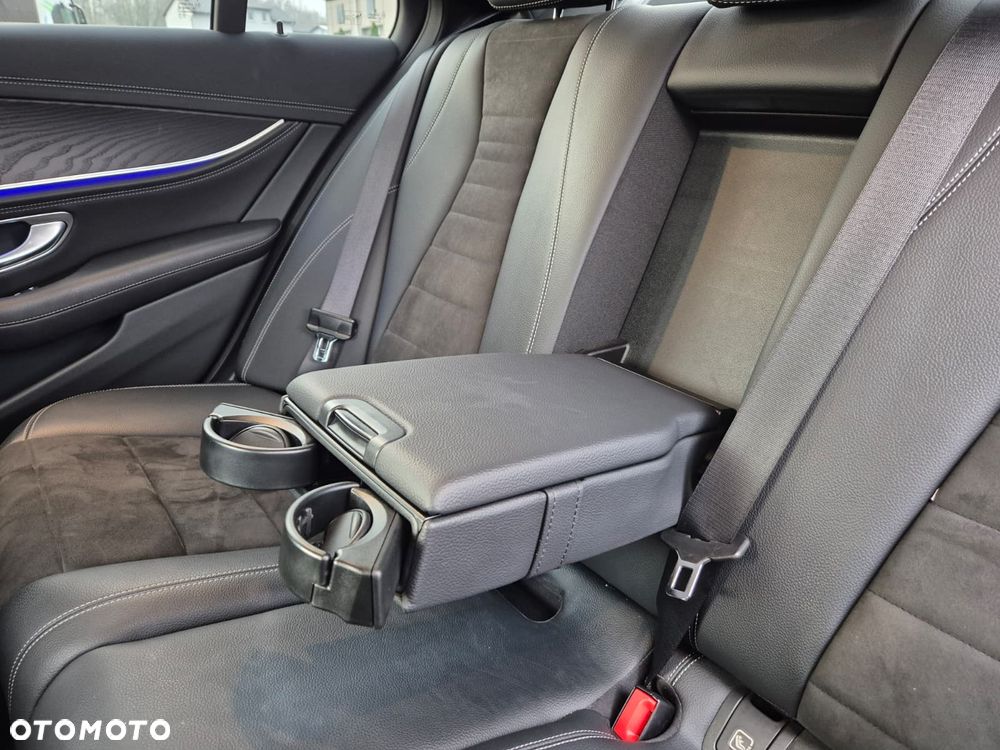 Mercedes-Benz Klasa E 220 d 4-Matic Avantgarde - 24