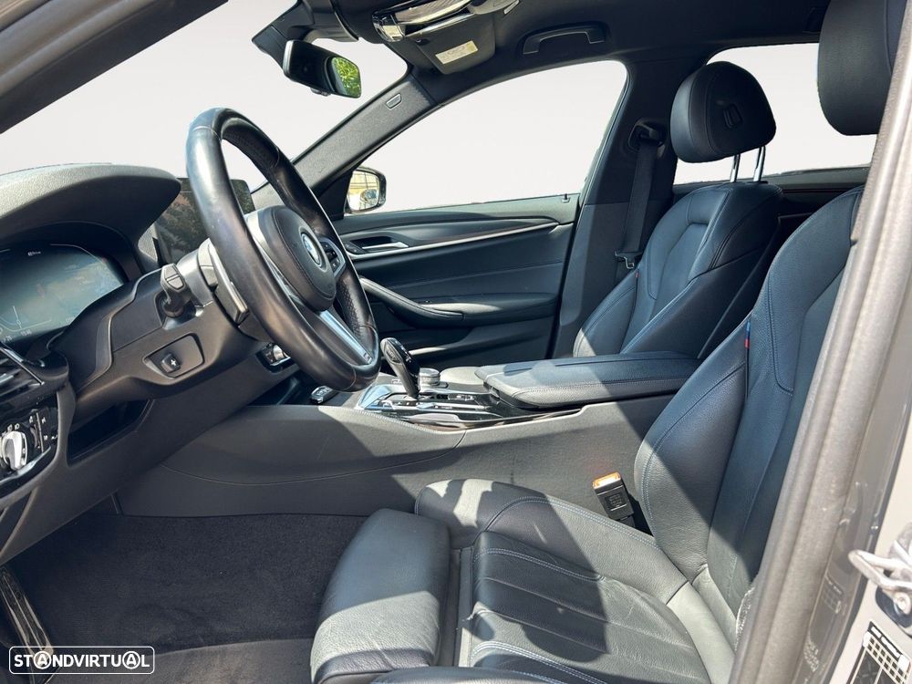 BMW 530 e Pack Desportivo M - 9