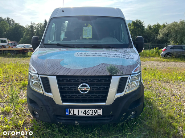 Nissan nv400