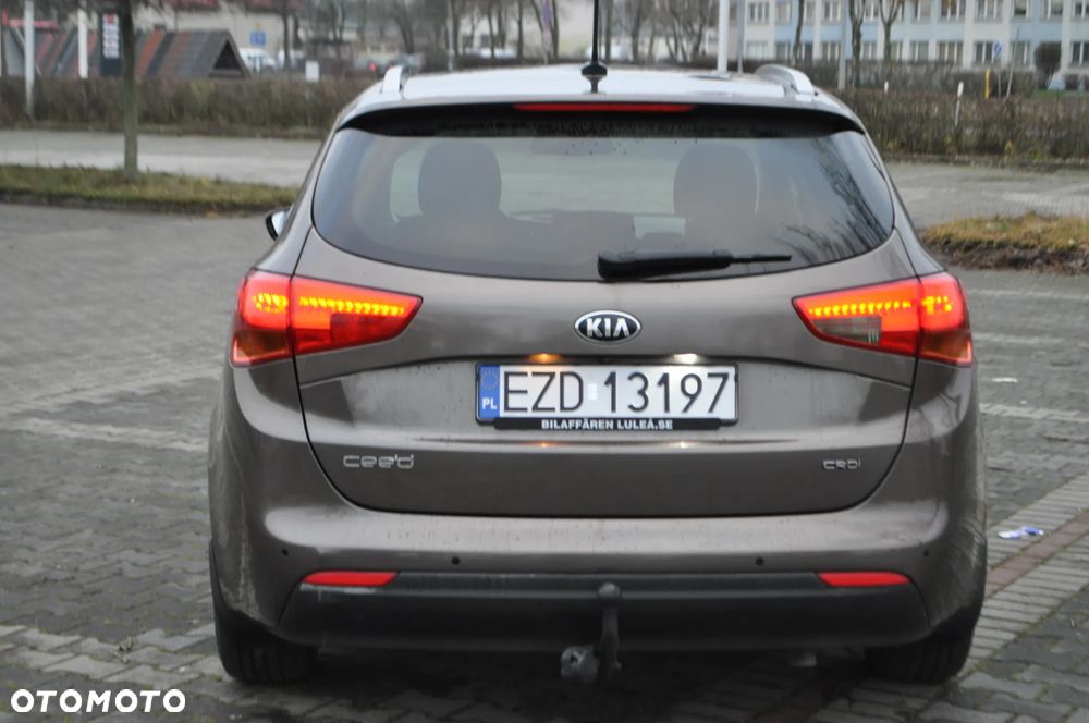 Kia Ceed 1.6 CRDi 128 Spirit - 27