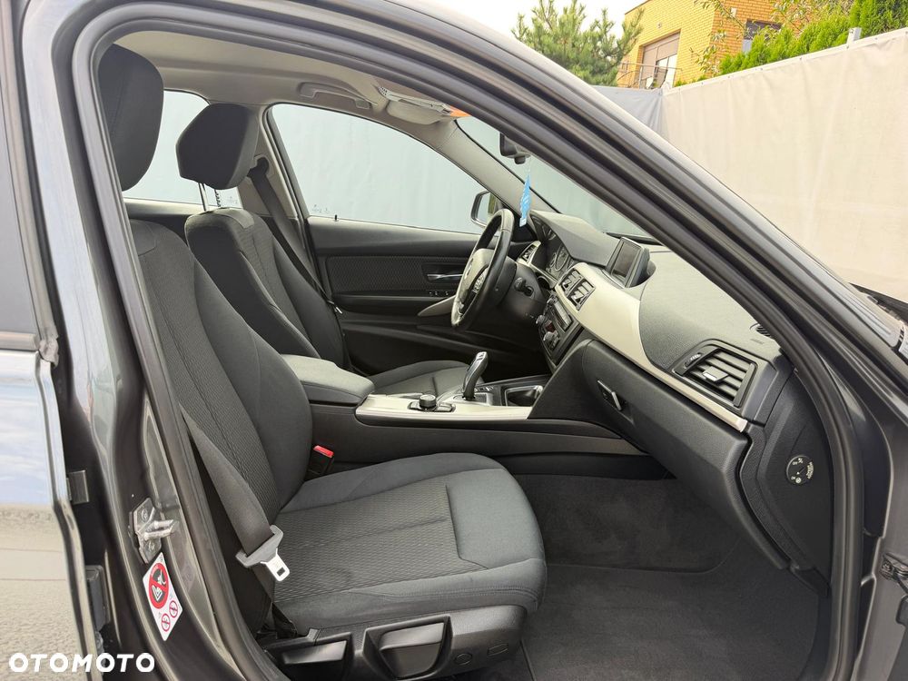 BMW Seria 3 318d Modern Line - 20