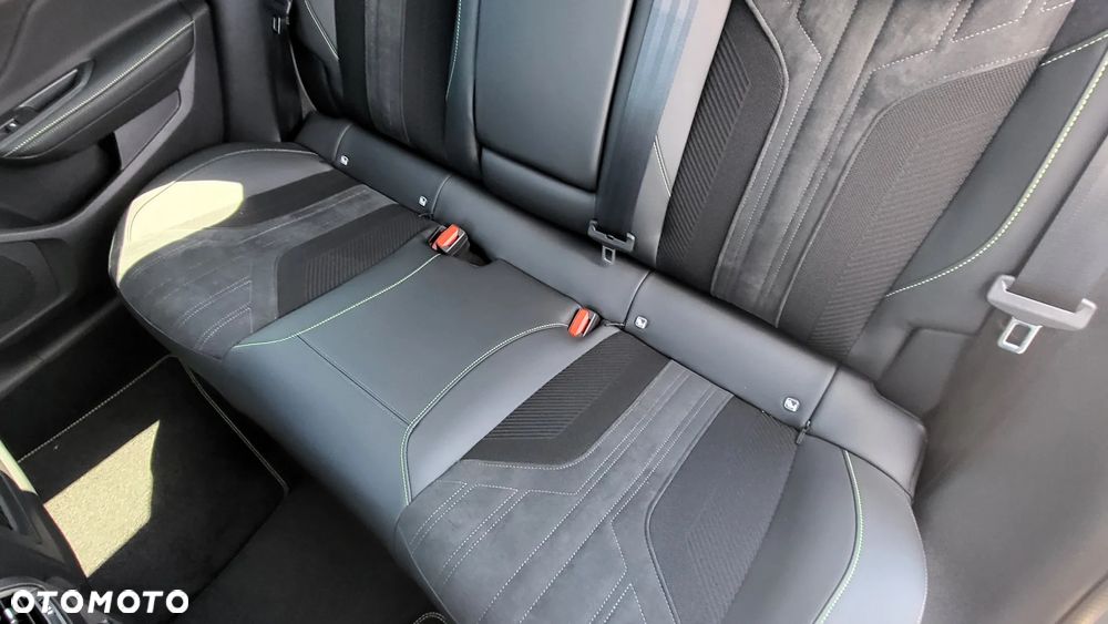 Peugeot 408 1.2 PureTech mHEV GT S&S e-DSC6 - 23