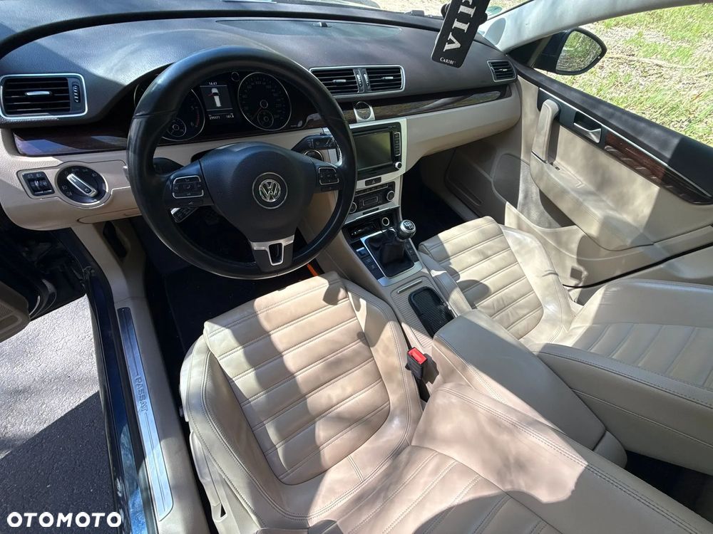 Volkswagen Passat 1.6 TDI BlueMotion Technology Highline - 6
