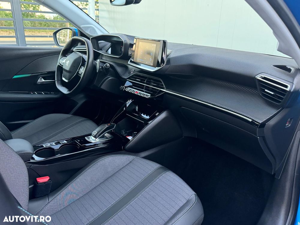 Peugeot 208 - 13