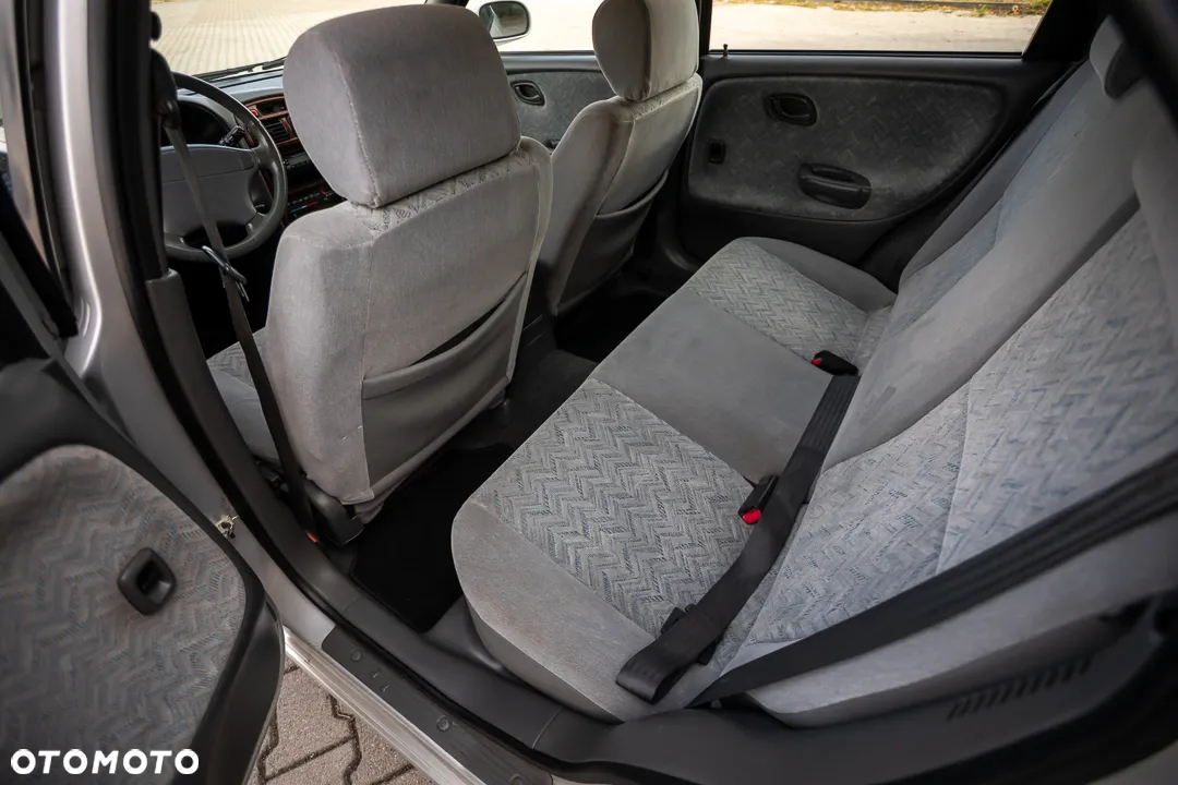 Suzuki Baleno 1.6 GLX - 18