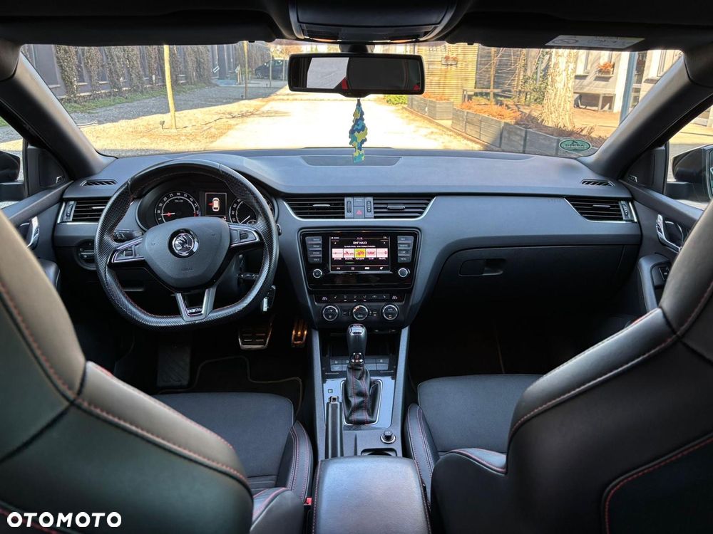 Skoda Octavia 2.0 TDI DSG RS - 27