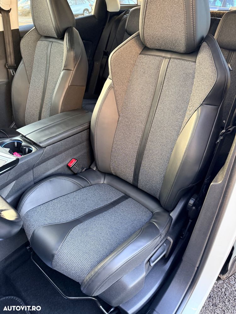 Peugeot 3008 HDi 115 Allure - 10