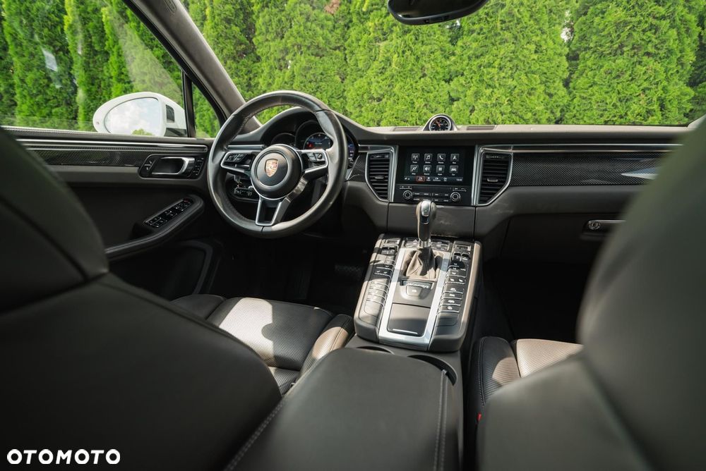 Porsche Macan Turbo - 18