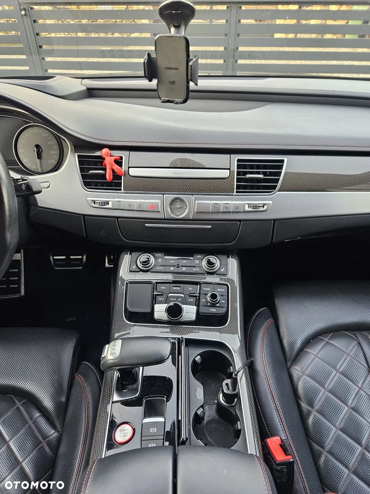 Audi S8 - 14