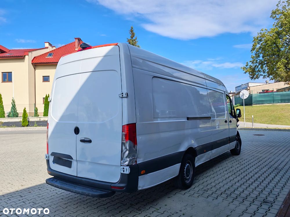 Mercedes-Benz Sprinter - 10
