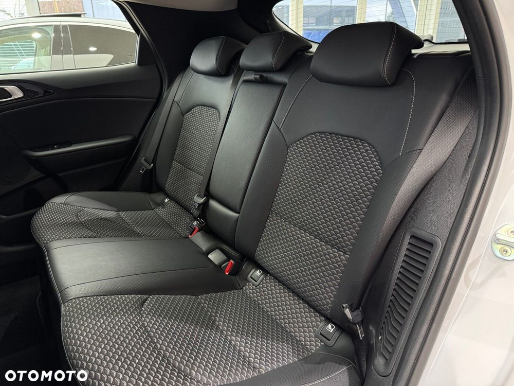 Kia XCeed - 13