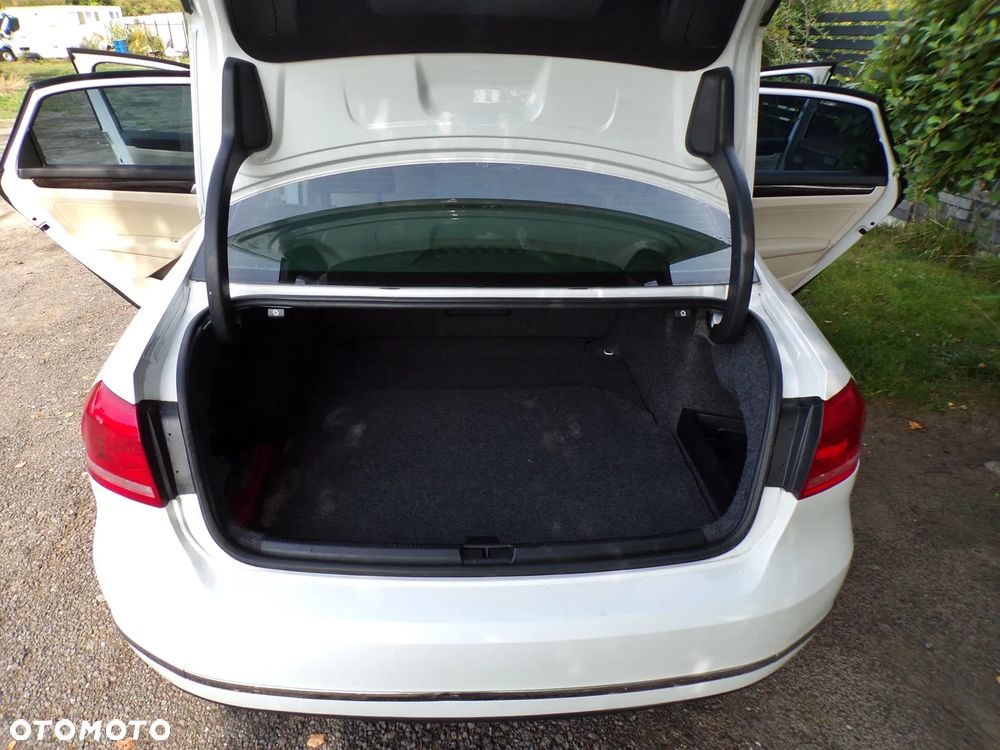 Volkswagen Passat 2.0 TDI SCR Highline DSG - 27