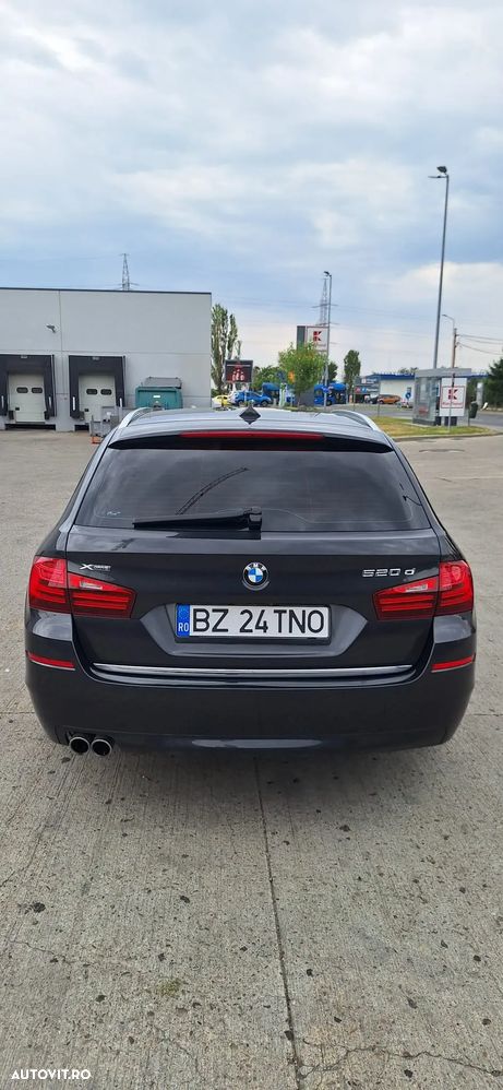 BMW Seria 5 520d Touring Aut. Luxury Line - 1