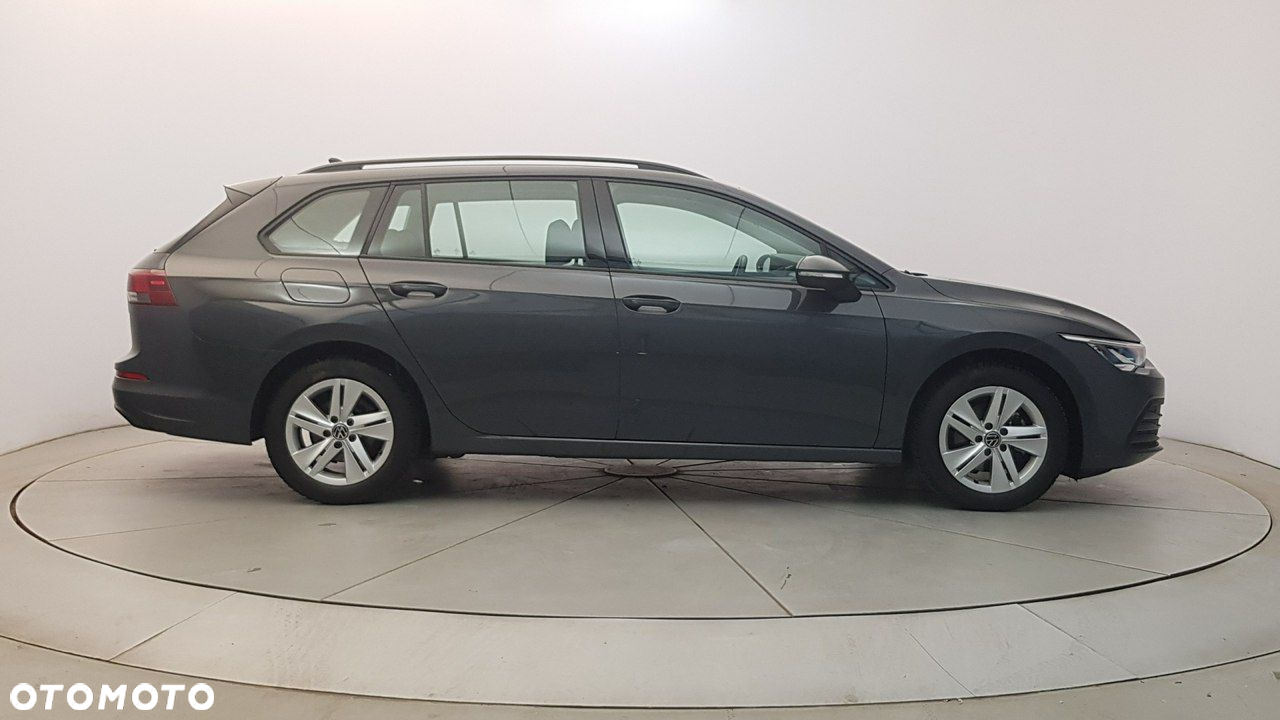 Volkswagen Golf - 8