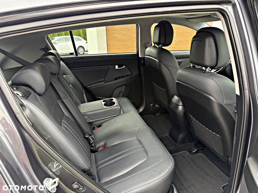 Kia Sportage 2.0 CRDI 4WD Automatik Spirit - 26