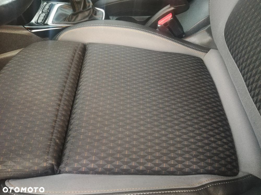 Opel Crossland X 1.5 CDTI Design Line S&S - 13