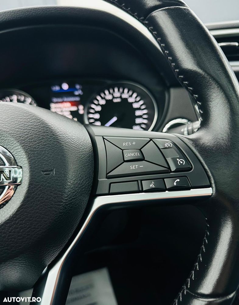 Nissan Qashqai 1.3 DIG-T TEKNA - 32