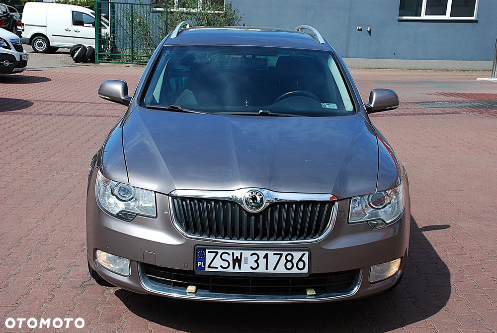 Skoda Superb 2.0 TDI Green tec DSG Elegance - 24