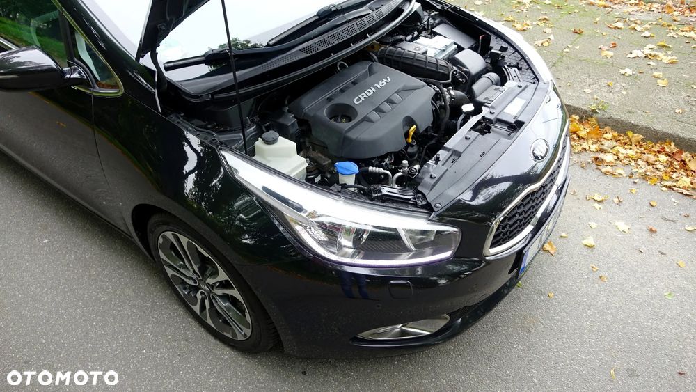 Kia Ceed 1.6 CRDi 128 Platinum Edition - 39
