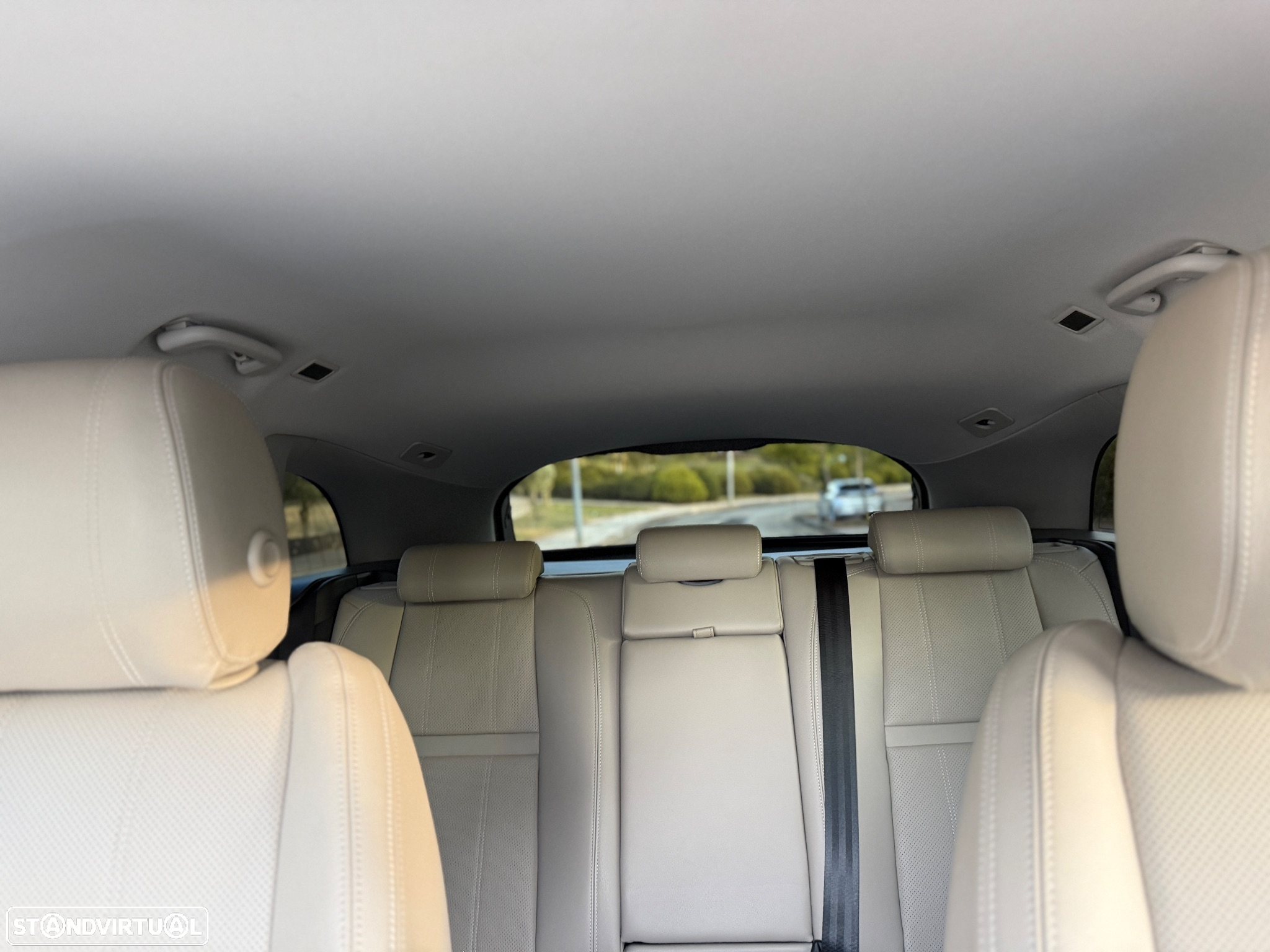 Land Rover Range Rover Velar 3.0 D R-Dynamic S - 25