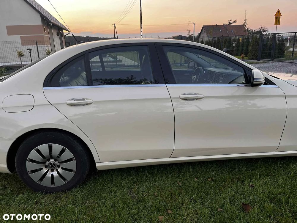 Mercedes-Benz Klasa E 200 d T 9G-TRONIC Exclusive - 9