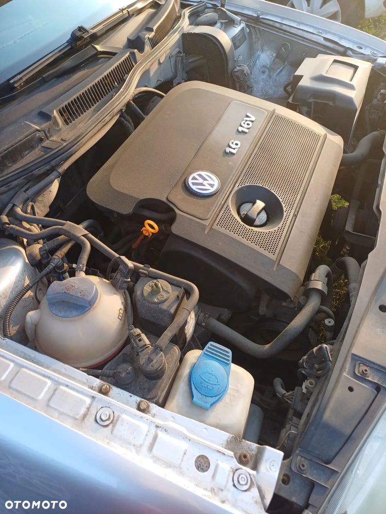 Volkswagen Bora Variant 1.6 - 4
