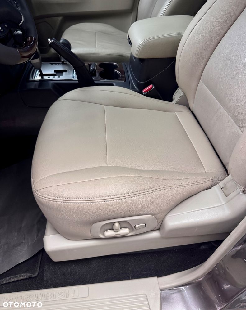 Mitsubishi Pajero 3.8 V6 Automatik Instyle - 34