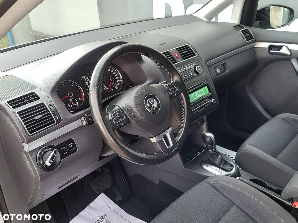 Volkswagen Touran - 6