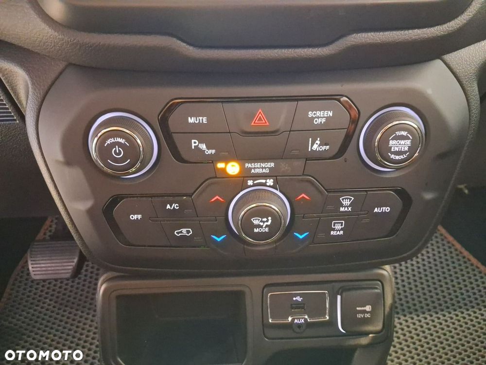 Jeep Renegade - 29