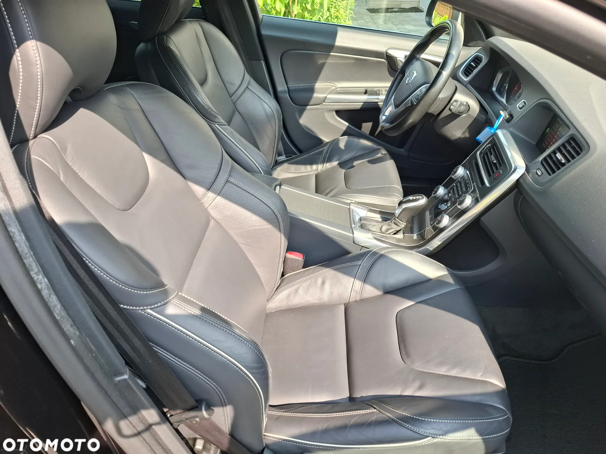 Volvo V60 D4 Drive-E R-Design Momentum - 12