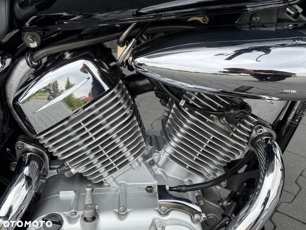 Suzuki Intruder - 17